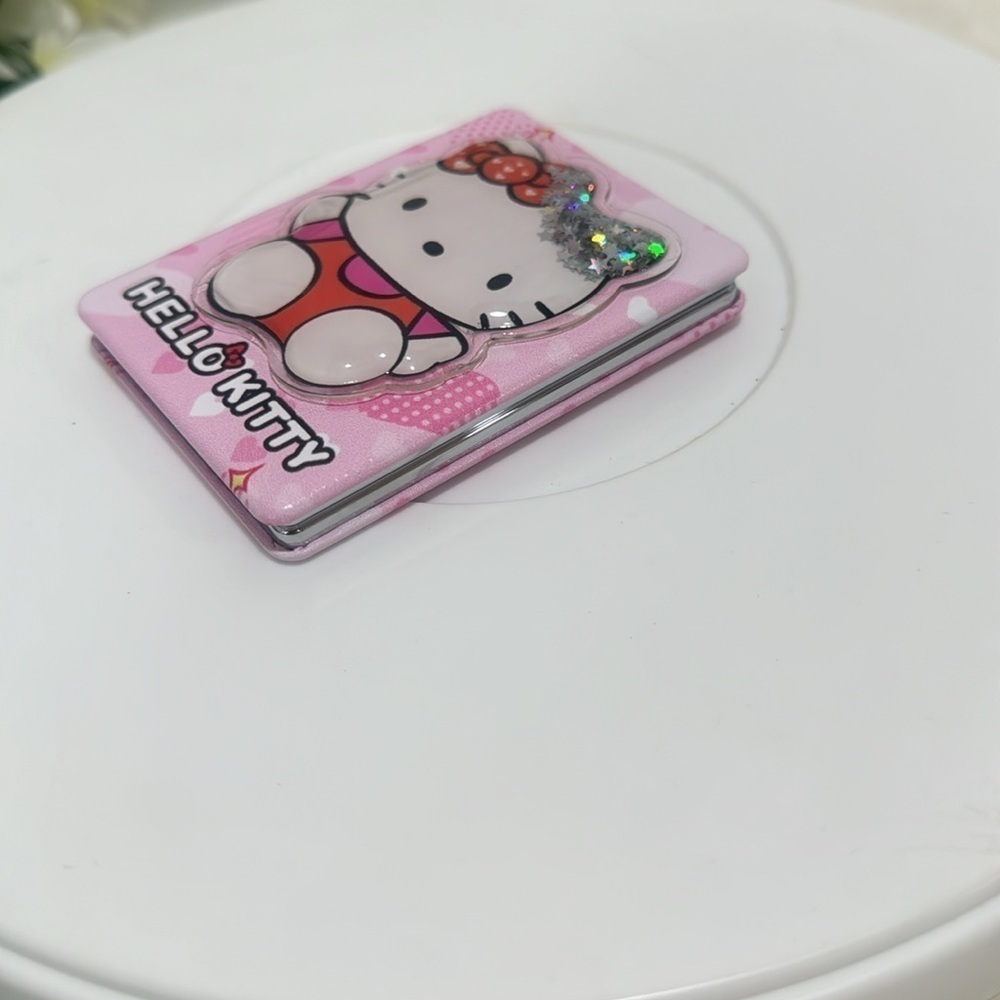 Hello Kitty Compact Mirror - Picture 4 of 4